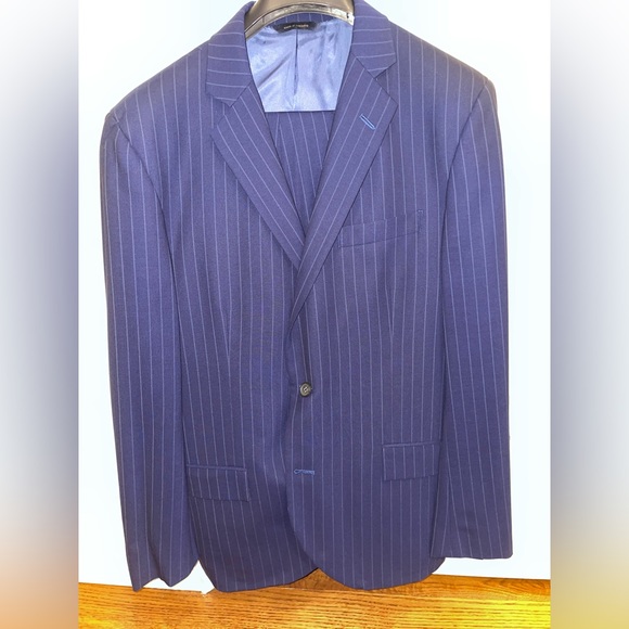Brooks Brother’s Men’s Regent Suit - Picture 1 of 8